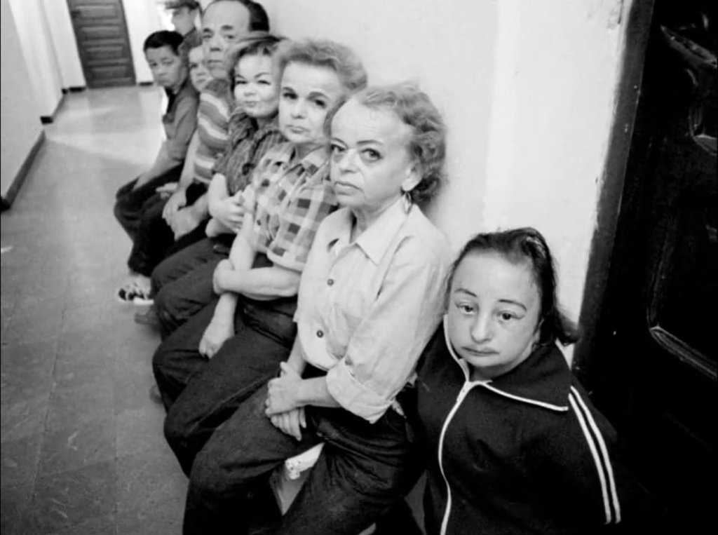 Even Dwarfs Started Small .. or A rebellion descends into&nbsp;chaos.